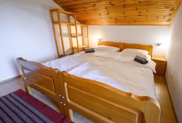 Guesthouse Mirko Hodak Selište Drežničko Buitenkant foto