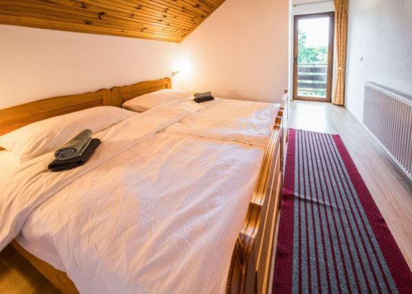 Guesthouse Mirko Hodak Selište Drežničko Buitenkant foto