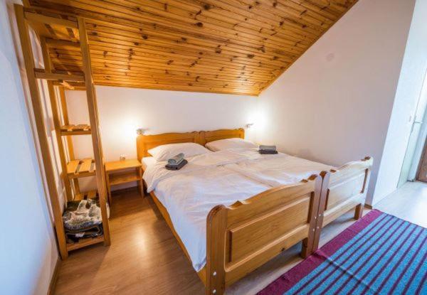 Guesthouse Mirko Hodak Selište Drežničko Buitenkant foto