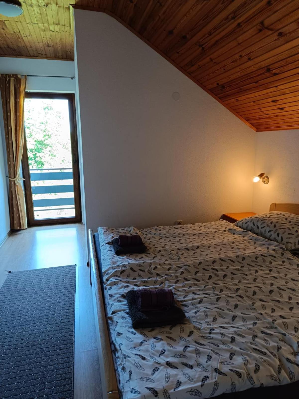 Guesthouse Mirko Hodak Selište Drežničko Buitenkant foto